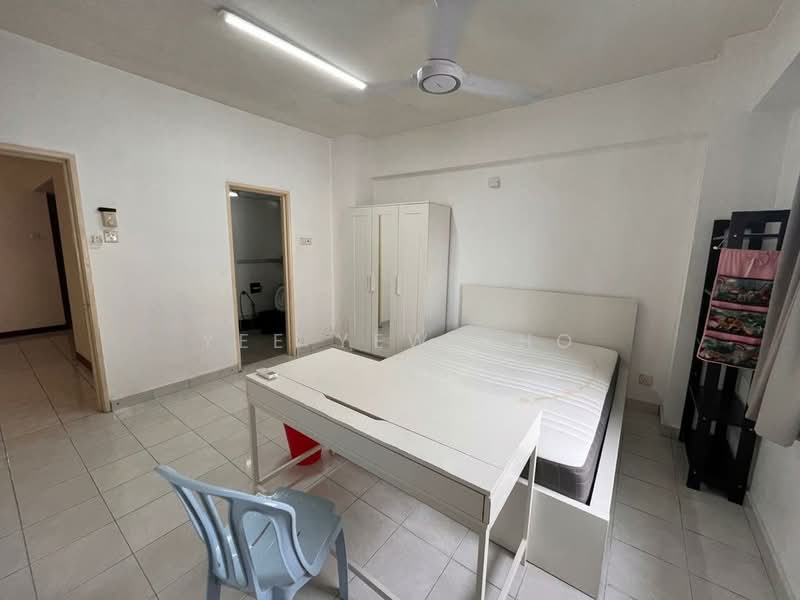Condominium for Rent at Vista Komanwel B - Yee Yew Kho - Bedroom - PropertyGuru.com.my