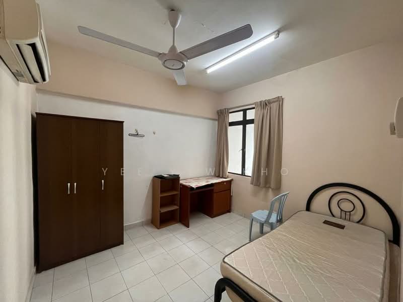 Condominium for Rent at Vista Komanwel B - Yee Yew Kho - Bedroom - PropertyGuru.com.my