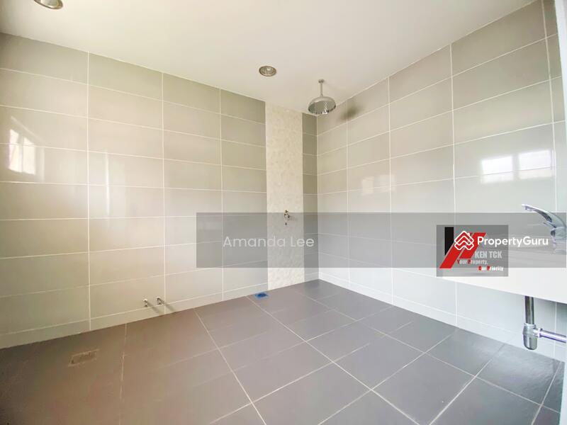 Banglo Pautan untuk Dijual di Sunway Damansara (Kota Damansara) - Amanda Lee - Bathroom - PropertyGuru.com.my