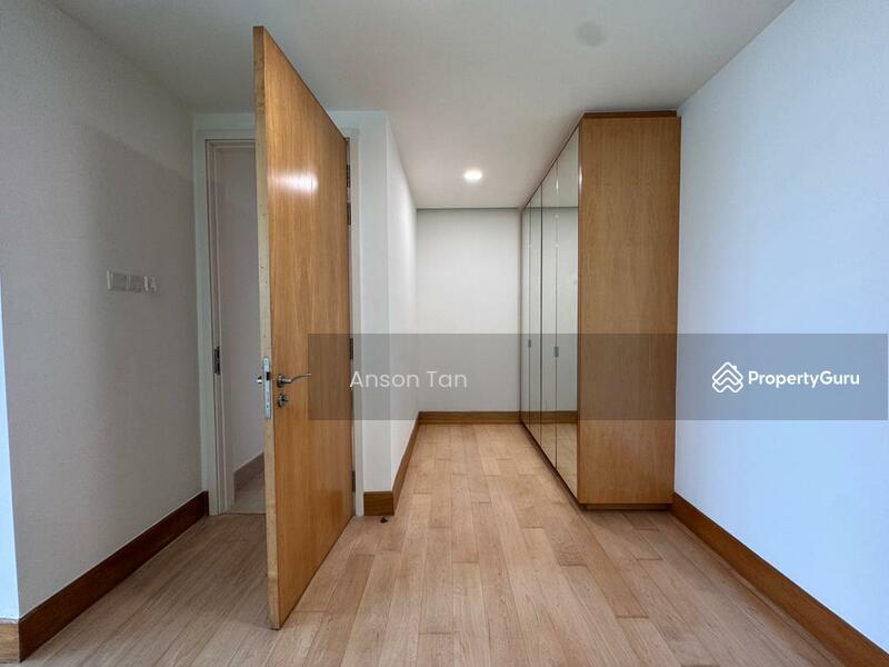 Master Bedroom & Wardrobe