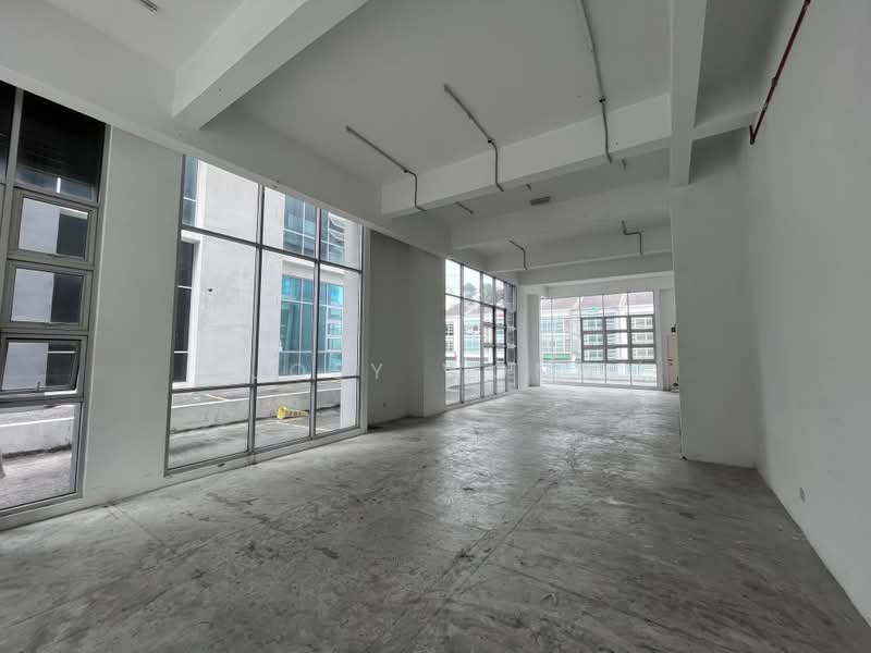 Kedai untuk Dijual di Taman Equine (Seri Kembangan) - Joey Wong - Living Room - PropertyGuru.com.my