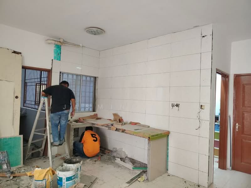 Apartment for Rent at Bayu Puteri - Jasmine Loo - Kitchen - PropertyGuru.com.my