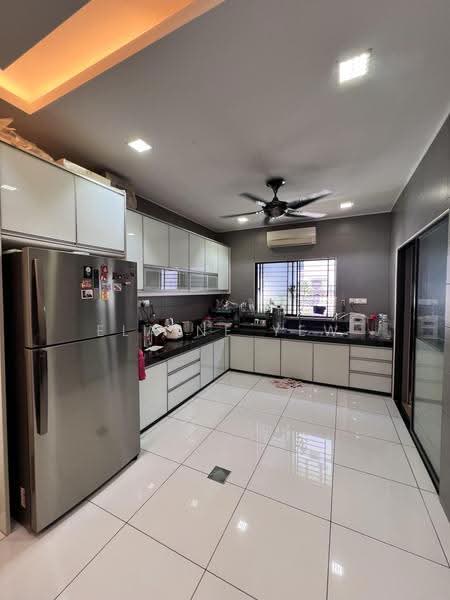 3-storey Terraced House for Sale in Taman Selayang (Selayang) - Elaine Yew - Kitchen - PropertyGuru.com.my