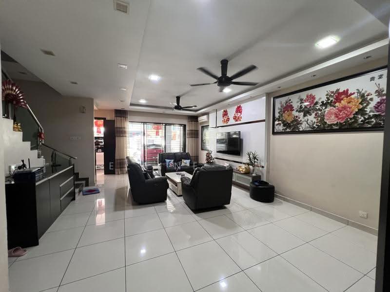 3-storey Terraced House for Sale in Taman Selayang (Selayang) - Elaine Yew - PropertyGuru.com.my