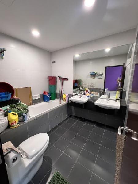 3-storey Terraced House for Sale in Taman Selayang (Selayang) - Elaine Yew - Bathroom - PropertyGuru.com.my