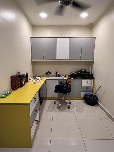 3-storey Terraced House for Sale in Taman Selayang (Selayang) - Elaine Yew - Study - PropertyGuru.com.my