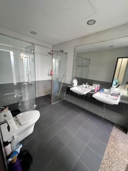 3-storey Terraced House for Sale in Taman Selayang (Selayang) - Elaine Yew - Bathroom - PropertyGuru.com.my