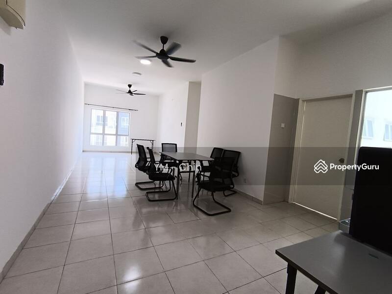 Living/Dining Area