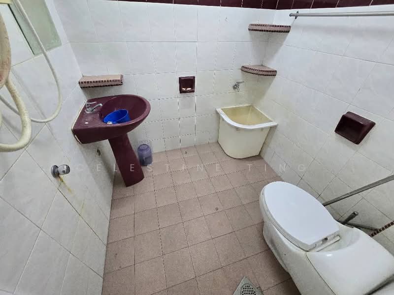 Rumah Teres 2 Tingkat untuk Dijual di Taman Jasmin (Kajang) - Celestine Ting - Bathroom - PropertyGuru.com.my