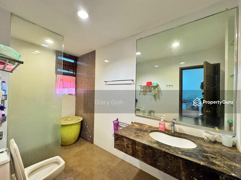 Rumah Teres untuk Dijual di Island Glades (Jelutong) - Gary Goh - Bathroom - PropertyGuru.com.my