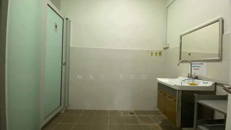 Shop for Rent in Bukit Jelutong (Shah Alam) - May Soo - Bathroom - PropertyGuru.com.my