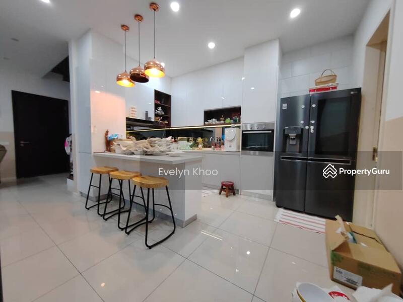Dry Kitchen