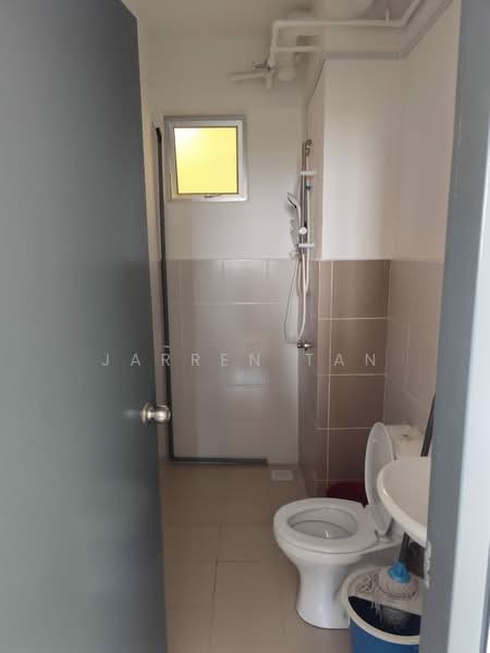 Pangsapuri untuk Dijual di Adenia - Jarren Tan - Bathroom - PropertyGuru.com.my