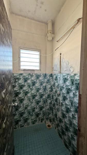 Flat for Sale at Puchong Utama Court 1 - Vanny Lum - Bathroom - PropertyGuru.com.my