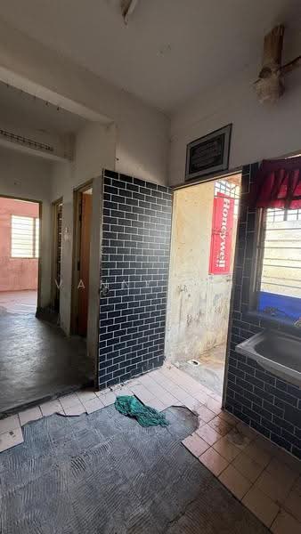 Flat for Sale at Puchong Utama Court 1 - Vanny Lum - Interior - PropertyGuru.com.my