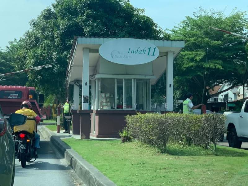 Rumah Teres 2-Tingkat untuk Dijual di Shah Alam (Selangor) - Shir Ley Tee - Entrance - PropertyGuru.com.my