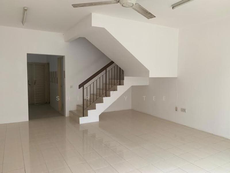 Rumah Teres 2-Tingkat untuk Dijual di Shah Alam (Selangor) - Shir Ley Tee - Living Room - PropertyGuru.com.my
