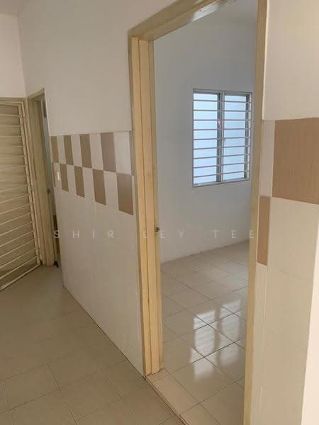 Rumah Teres 2-Tingkat untuk Dijual di Shah Alam (Selangor) - Shir Ley Tee - Hallway - PropertyGuru.com.my