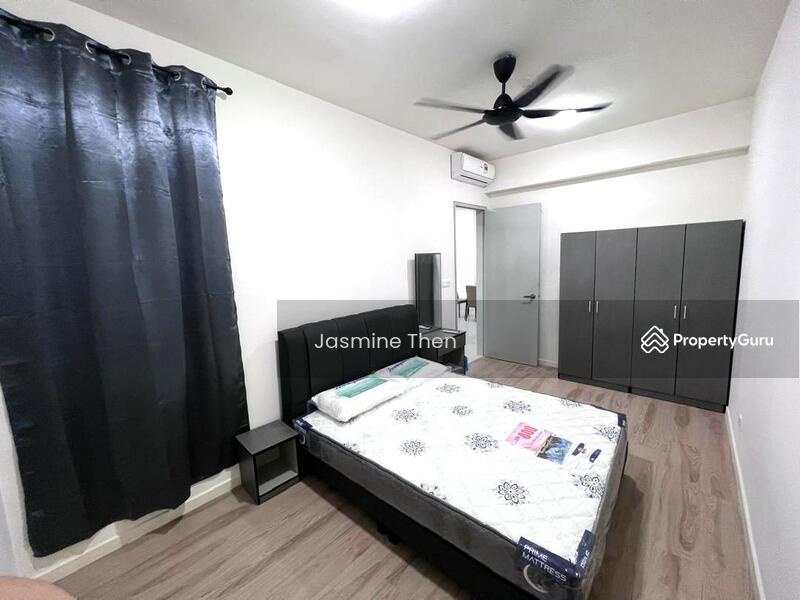 Middle Bedroom