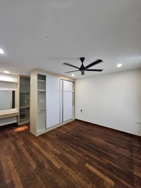 Kondominium untuk Disewa di The Cantonment - Lim Noordin Jason - Master Bedroom - PropertyGuru.com.my