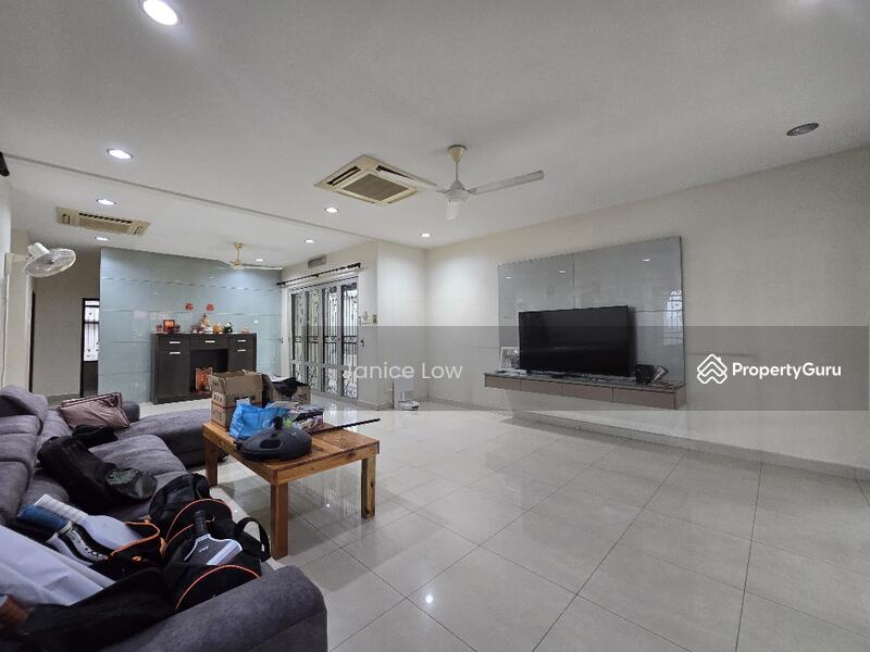 Bungalow House untuk Dijual di Bandar Botanic (Klang) - Janice Low - Living Room - PropertyGuru.com.my