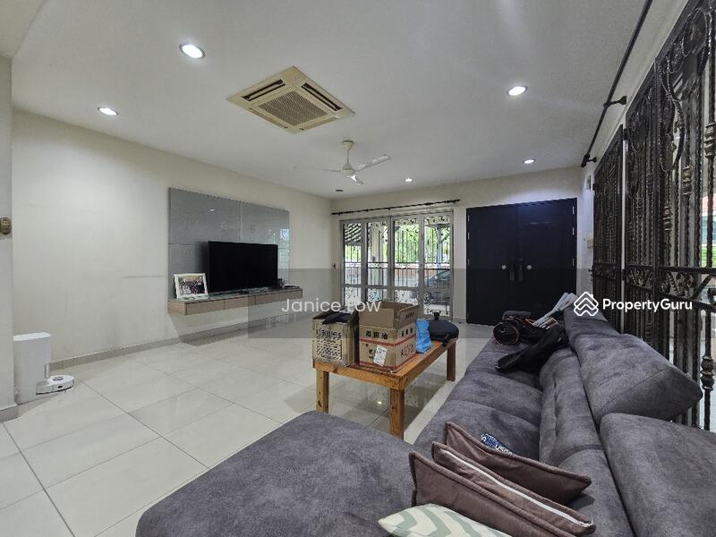 Bungalow House untuk Dijual di Bandar Botanic (Klang) - Janice Low - Living Room - PropertyGuru.com.my