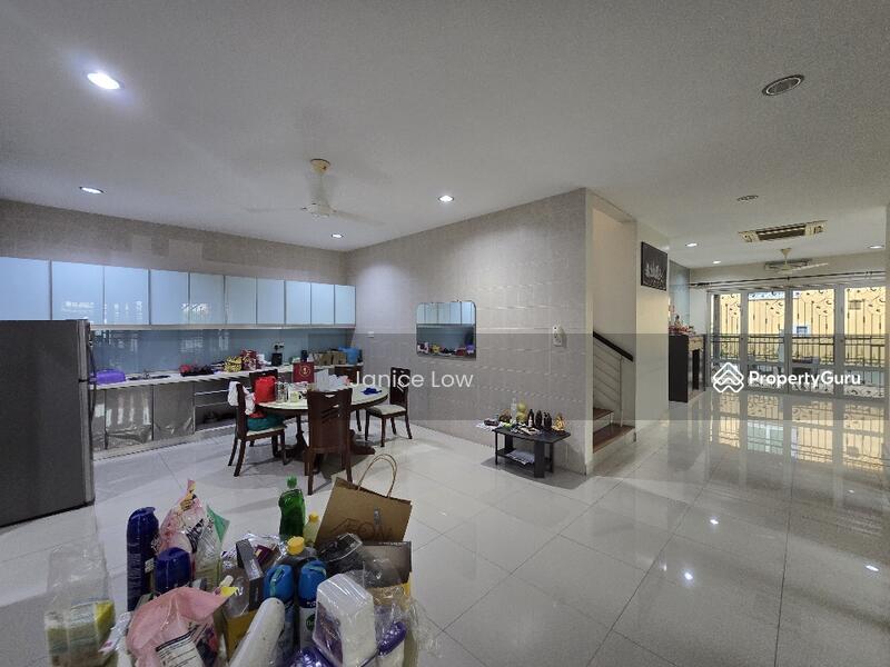Bungalow House untuk Dijual di Bandar Botanic (Klang) - Janice Low - Kitchen - PropertyGuru.com.my