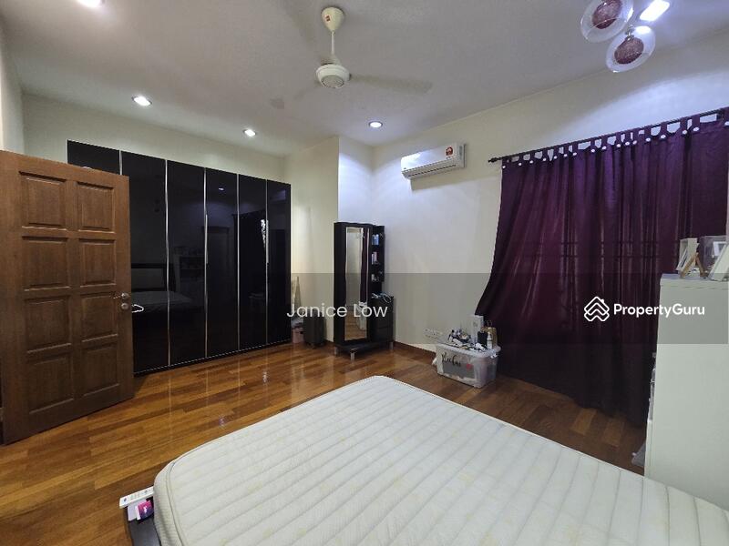 Bungalow House untuk Dijual di Bandar Botanic (Klang) - Janice Low - Master Bedroom - PropertyGuru.com.my