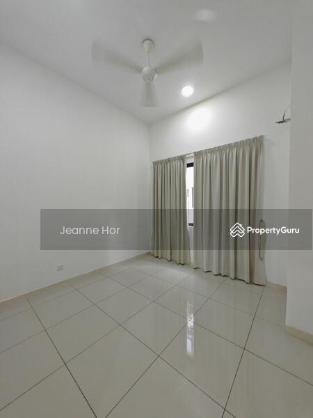 Rumah Bandar untuk Dijual di 16 Sierra (Puchong) - Jeanne Hor - Bedroom 1 - GF - PropertyGuru.com.my