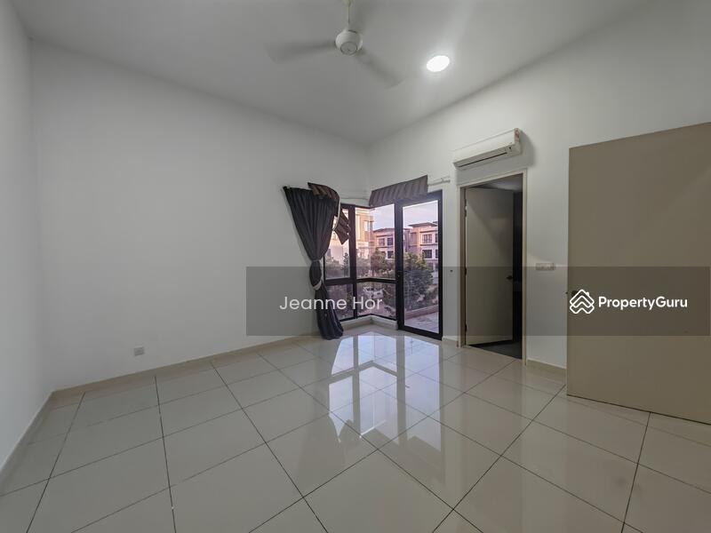 Rumah Bandar untuk Dijual di 16 Sierra (Puchong) - Jeanne Hor - Master Bedroom - PropertyGuru.com.my