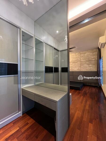 Dressing table