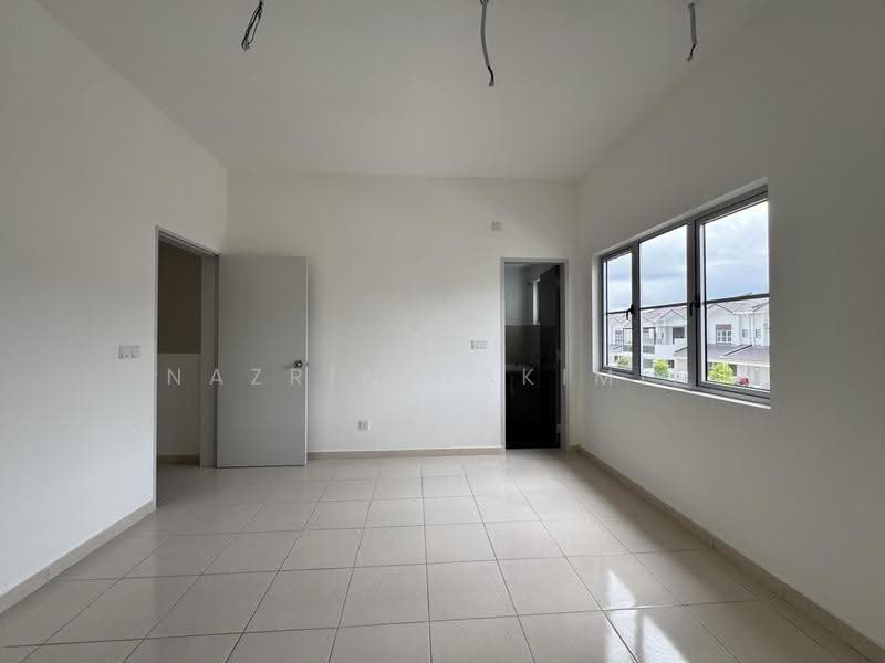 2-storey Terraced House for Sale in Bandar Nusa Rhu (Shah Alam) - Nazrin Hakimin - PropertyGuru.com.my