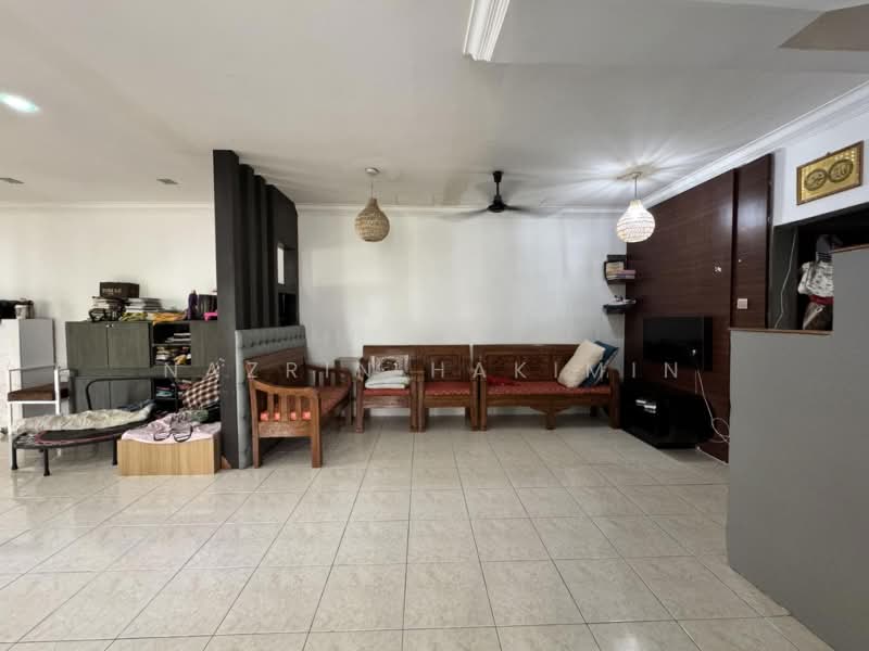 2-storey Terraced House for Sale in Shah Alam (Selangor) - Nazrin Hakimin - Living Room - PropertyGuru.com.my