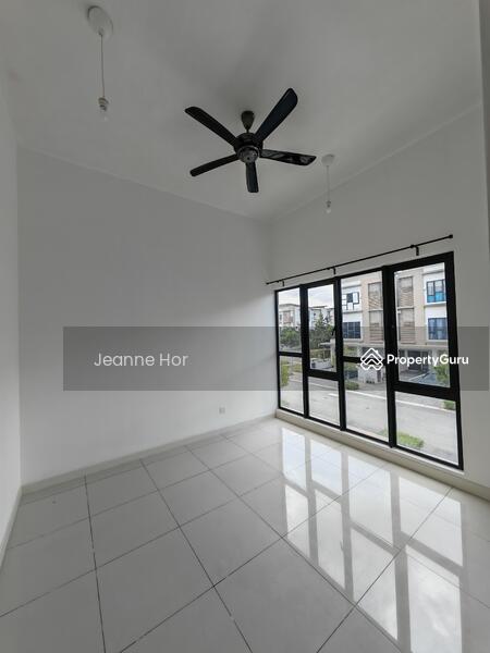 Townhouse for Sale in 16 Sierra (Puchong) - Jeanne Hor - Bedroom 2 - PropertyGuru.com.my