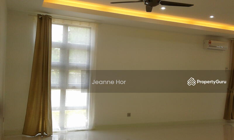 Townhouse for Sale in 16 Sierra (Puchong) - Jeanne Hor - Living Room - PropertyGuru.com.my