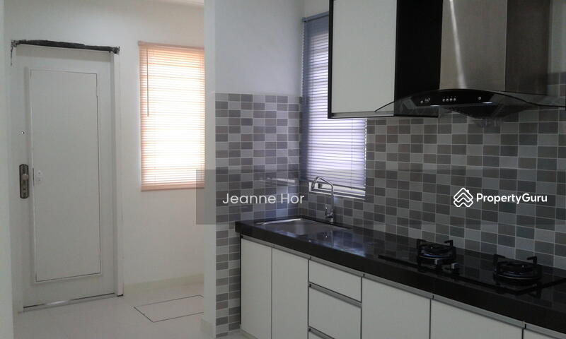 Townhouse for Sale in 16 Sierra (Puchong) - Jeanne Hor - Kitchen - PropertyGuru.com.my