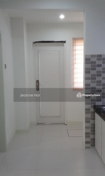 Townhouse for Sale in 16 Sierra (Puchong) - Jeanne Hor - Kitchen yard - extended - PropertyGuru.com.my