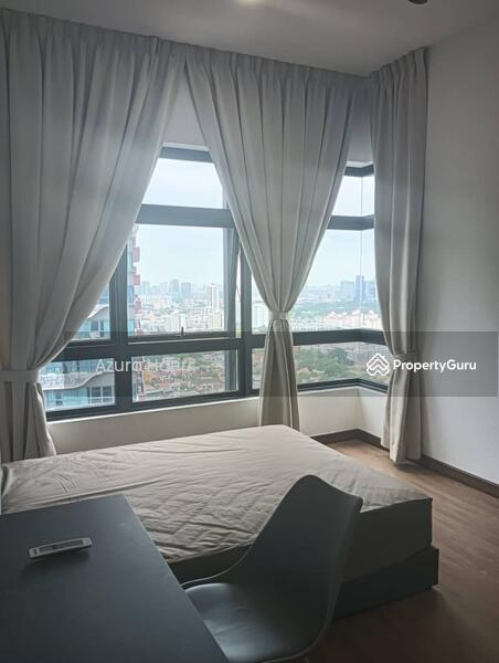 R1 - Master Bedroom