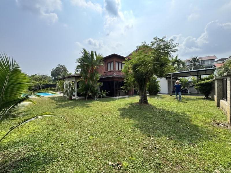 Bungalow House untuk Dijual di Country Heights (Kajang) - Nazrin Hakimin - Garden - PropertyGuru.com.my