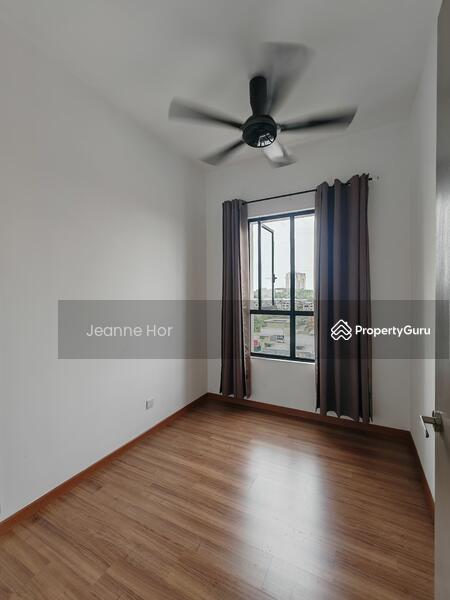 Bedroom 2 - small room