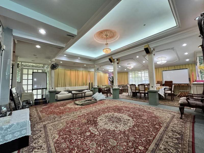 Bungalow House untuk Dijual di Country Heights (Kajang) - Nazrin Hakimin - Living Room - PropertyGuru.com.my