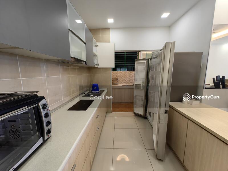 Dry kitchen 