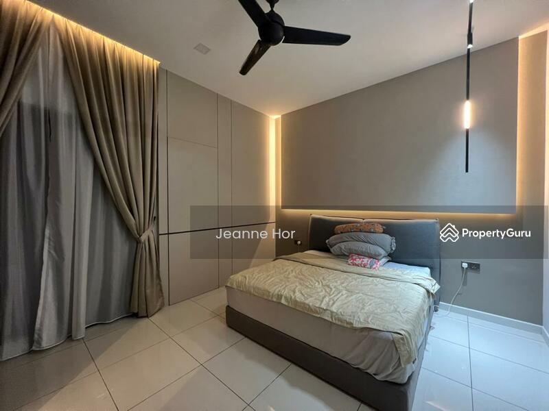 Townhouse for Sale in 16 Sierra (Puchong) - Jeanne Hor - Master Bedroom - PropertyGuru.com.my