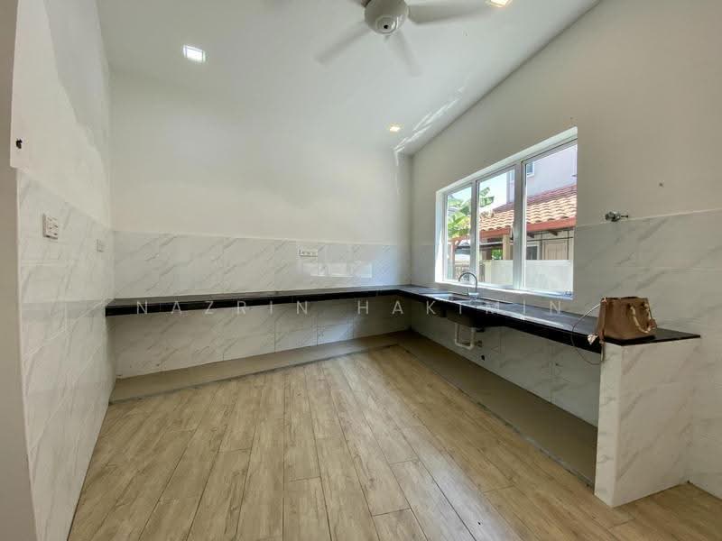 Bungalow House untuk Dijual di Petaling Jaya (Selangor) - Nazrin Hakimin - Kitchen - PropertyGuru.com.my