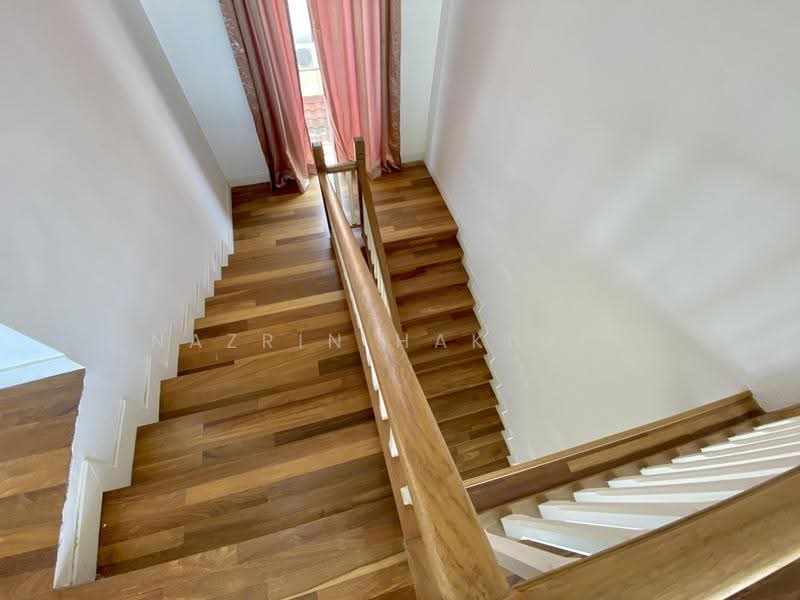 Bungalow House untuk Dijual di Petaling Jaya (Selangor) - Nazrin Hakimin - Stairs - PropertyGuru.com.my