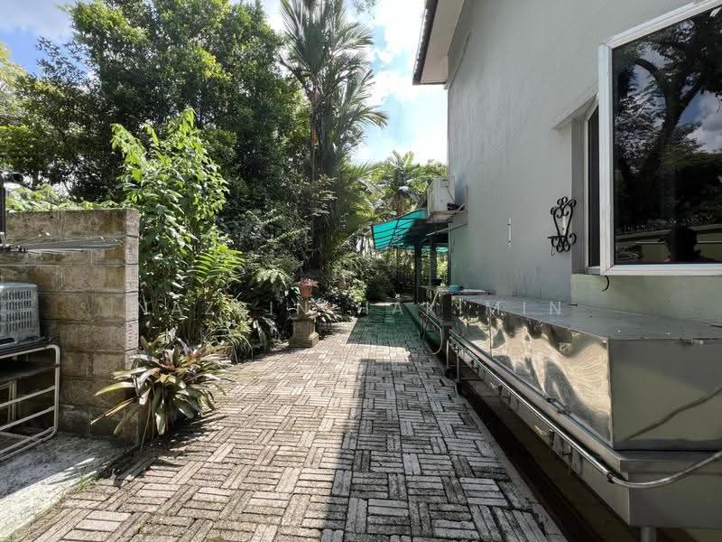 2-storey Terraced House for Sale in Ampang (Selangor) - Nazrin Hakimin - Garden - PropertyGuru.com.my