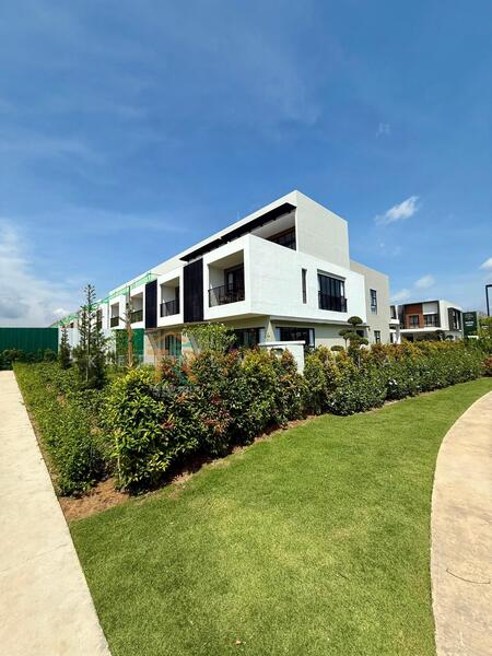 Cluster House for Sale in Leisure Farm (Gelang Patah) - Kennly Chia - Exterior - PropertyGuru.com.my