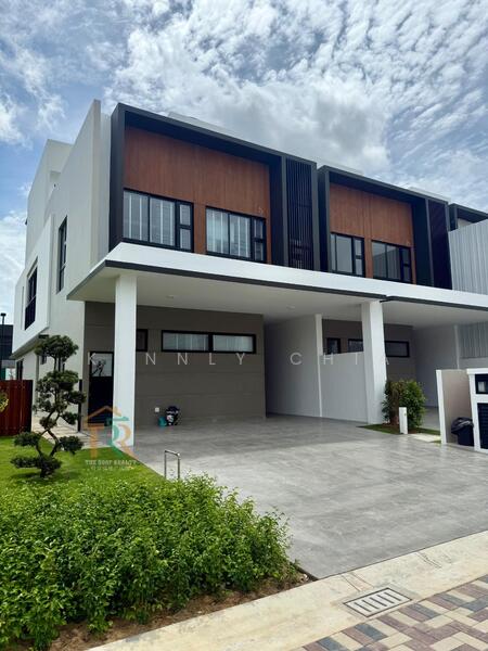 Cluster House for Sale in Leisure Farm (Gelang Patah) - Kennly Chia - Exterior - PropertyGuru.com.my