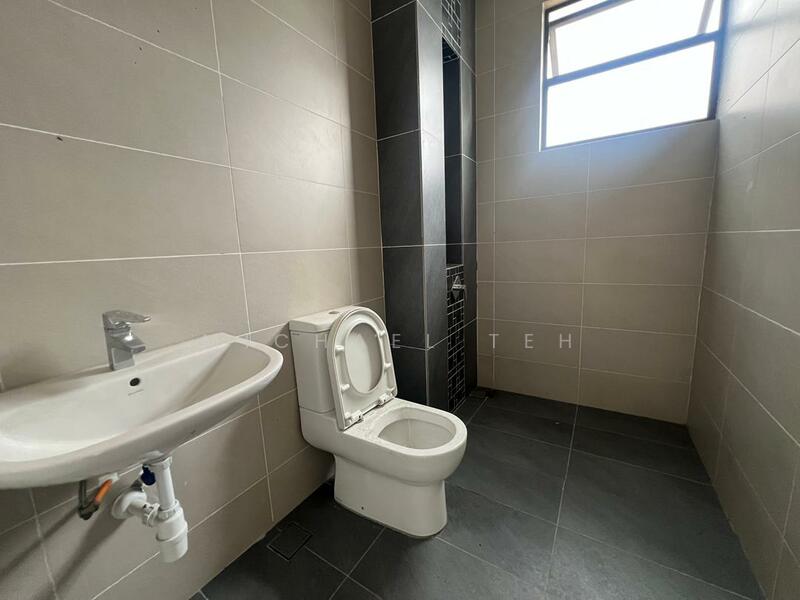 Semi-Detached House for Sale in Johor Bahru (Johor) - Michael Teh - Bathroom - PropertyGuru.com.my