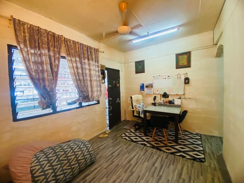 2-storey Terraced House for Sale in Batu Caves (Selangor) - Muhammad Nazli Mohd Amin - Study - PropertyGuru.com.my